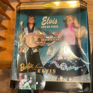 Barbie loves Elvis